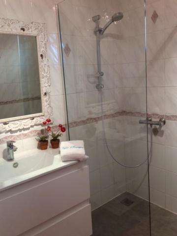 Villa Soraya , Quiet Location With Big Garden Near Beach And Old Town Of ניס מראה חיצוני תמונה
